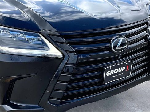 Used 2019 Lexus LX 570 4WD w/ Luxury Package image 30