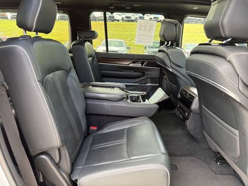 Used 2023 Jeep Grand Wagoneer Series II AWD/4WD image 35