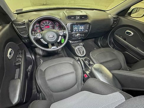 Used 2018 Kia Soul + image 11