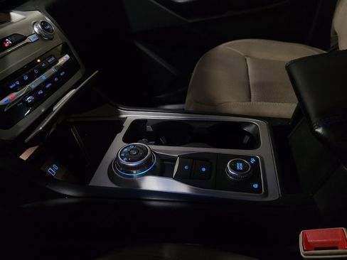 Used 2022 Ford Explorer 4WD image 26