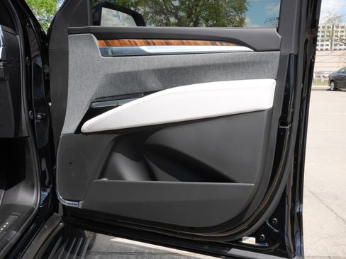 Certified 2026 Cadillac Escalade Platinum Sport w/ LPO, ONYX Package AWD/4WD image 29