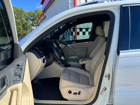 Used 2016 Volkswagen Tiguan R-Line image 10