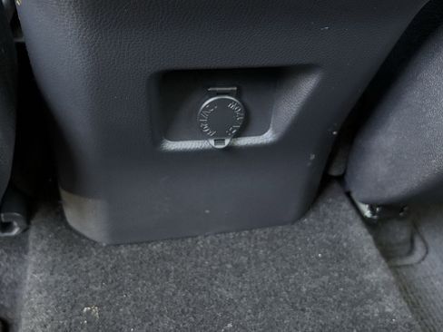 Used 2022 Toyota RAV4 LE image 22