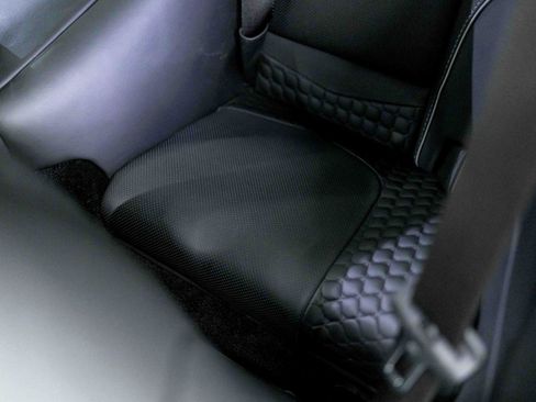 Used 2016 Aston Martin Vanquish Coupe image 63