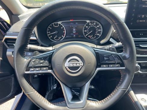 Certified 2023 Nissan Altima 2.5 SR w/ SR Premium Package AWD/4WD image 12