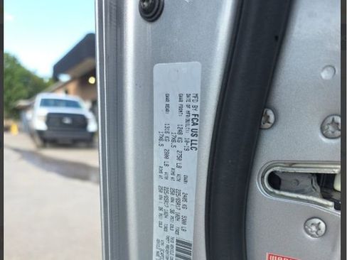 Used 2019 Dodge Journey SE image 26