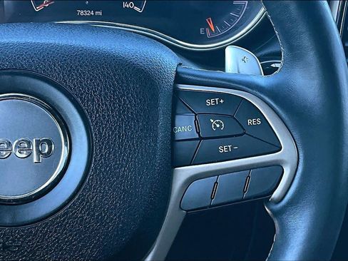 Used 2014 Jeep Grand Cherokee Overland AWD/4WD image 24