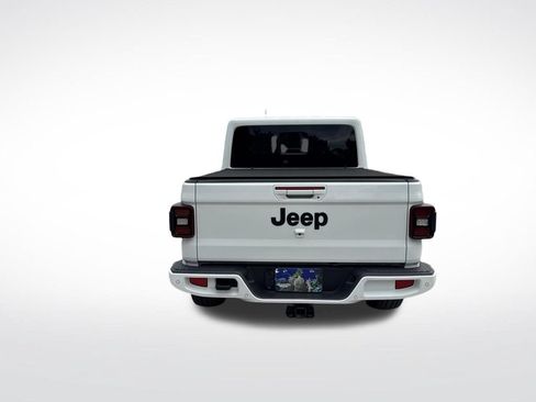 Used 2023 Jeep Gladiator Overland AWD/4WD image 7