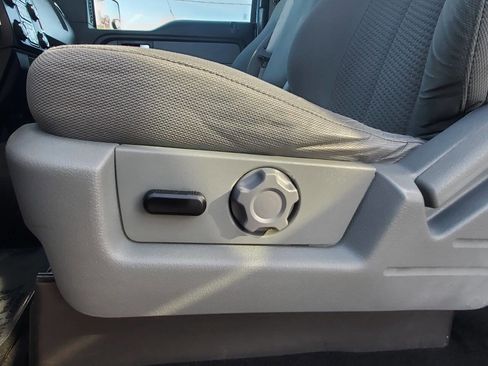 Used 2013 Ford F150 XLT w/ XLT Chrome Pkg image 15