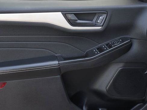 Used 2022 Ford Escape SE image 22