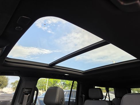 Used 2024 GMC Yukon XL Denali AWD/4WD image 5