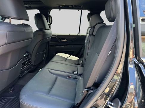 Used 2025 Lexus LX 600 4WD w/ Accessory Package (2T) image 15