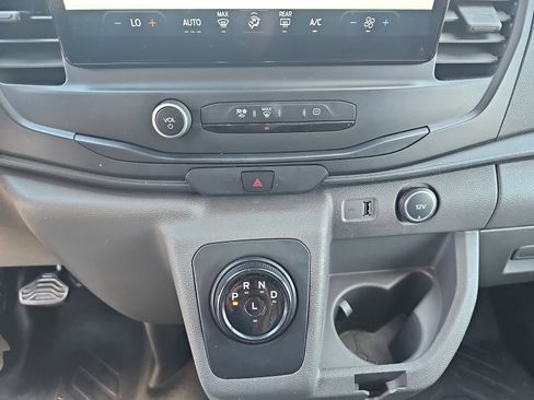 Used 2022 Ford E-Transit Low Roof image 26