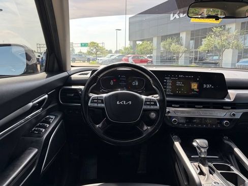 Certified 2023 Kia Telluride S w/ S Sunroof Package AWD/4WD image 4