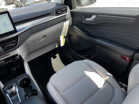 New 2025 Ford Escape PHEV FWD image 7