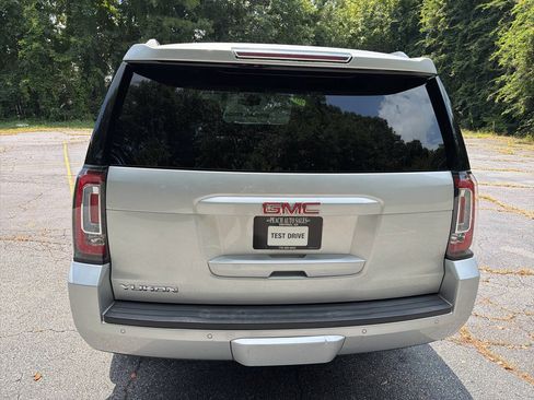 Used 2015 GMC Yukon SLE w/ Convenience Package RWD image 6