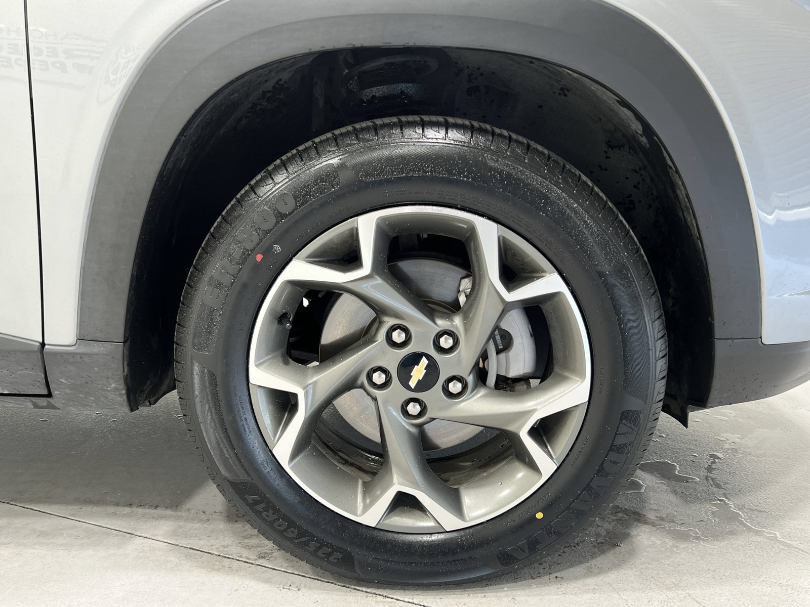 Used 2025 Chevrolet Trax LT w/ LT Convenience Package FWD image 10