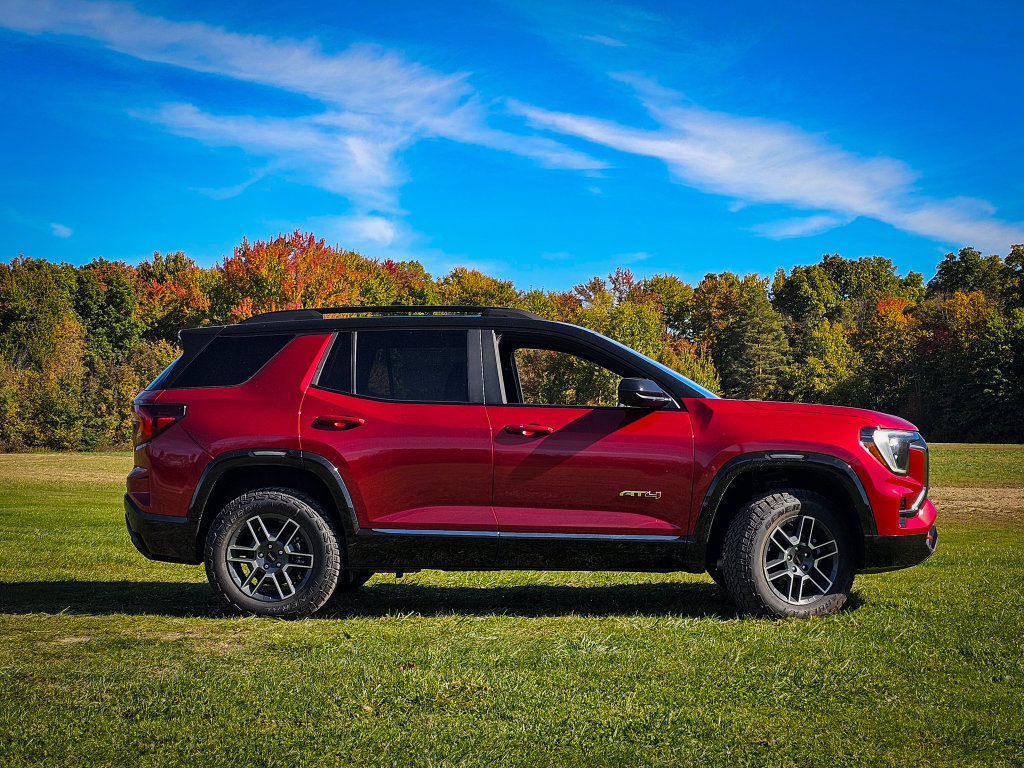 New 2027 GMC Terrain AT4 w/ Convenience Package III AWD/4WD image 2
