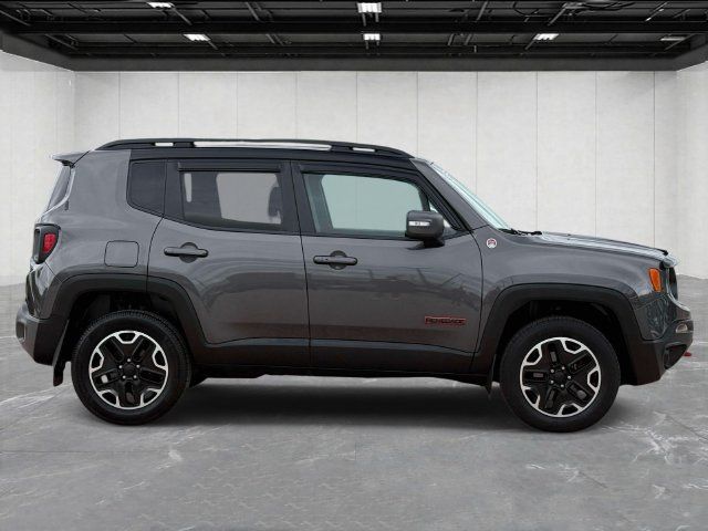 Certified 2017 Jeep Renegade Trailhawk w/ Premium Trailhawk Package AWD/4WD image 4