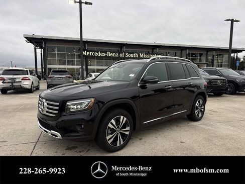 Used 2025 Mercedes-Benz GLB 250 4MATIC image 1