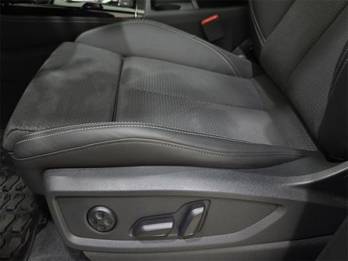 New 2025 Audi SQ5 Premium Plus image 28