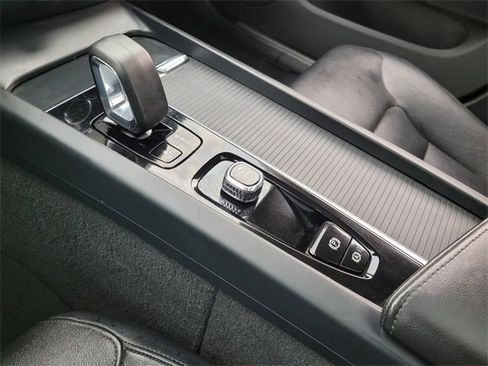 Used 2024 Volvo S60 B5 Core image 26