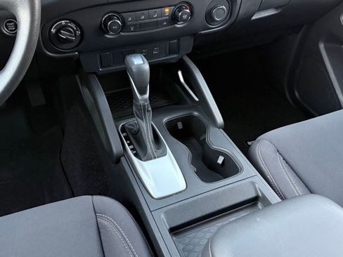 Used 2024 Nissan Frontier SV image 15