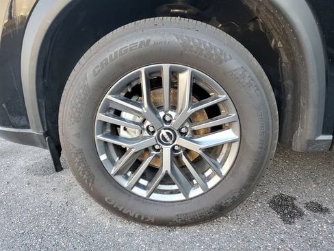 Used 2026 Nissan Rogue SV FWD image 3