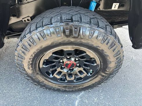 Used 2022 Toyota Tacoma TRD Off-Road w/ Technology Package RWD image 11