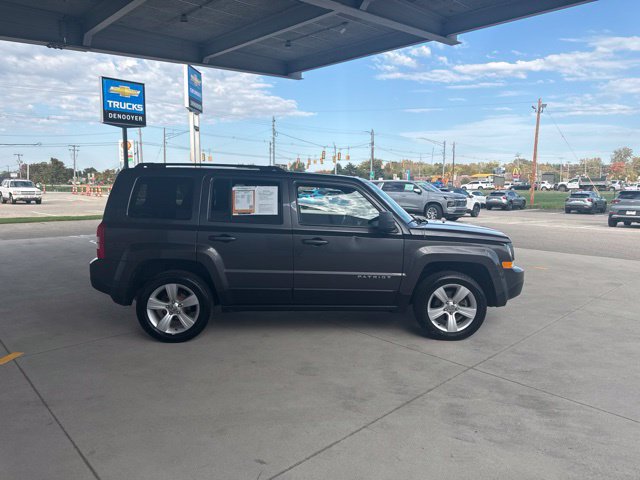 Used 2014 Jeep Patriot Latitude AWD/4WD image 8