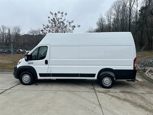 Used 2024 RAM ProMaster 3500 w/ Delivery Van Package image 4