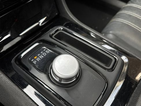 Used 2022 Chrysler 300 S image 18