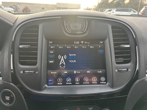 Used 2019 Chrysler 300 S image 11