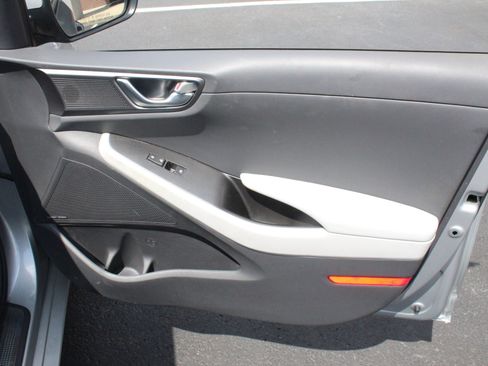 Used 2022 Hyundai Ioniq Limited FWD image 34