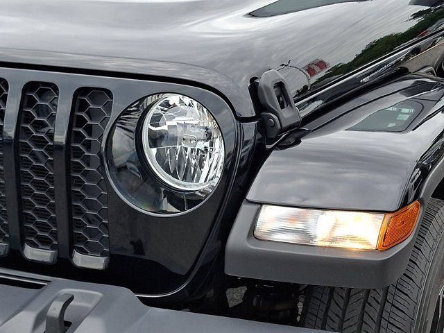 Certified 2023 Jeep Gladiator Sport AWD/4WD image 12