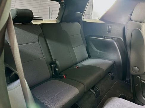 Used 2023 Chevrolet Traverse LT image 13