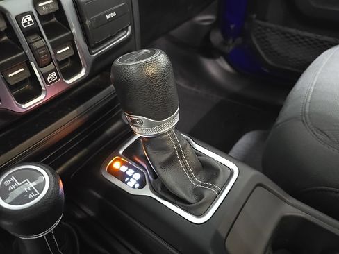 Used 2019 Jeep Wrangler Unlimited Sahara w/ Uconnect 4C Nav & Sound Group AWD/4WD image 25