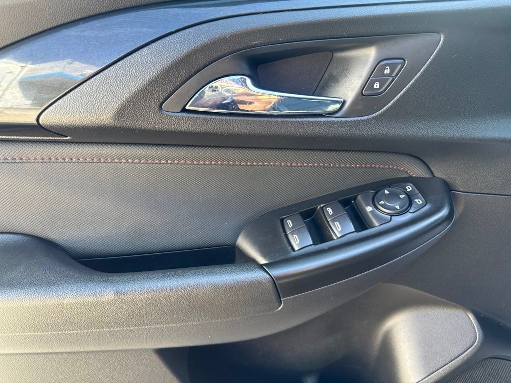 Used 2022 Chevrolet TrailBlazer RS AWD/4WD image 43