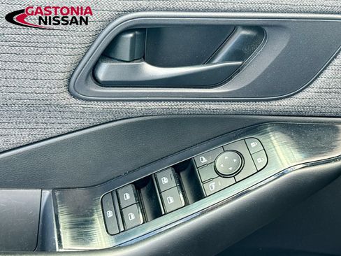 Used 2023 Nissan Rogue S FWD image 22