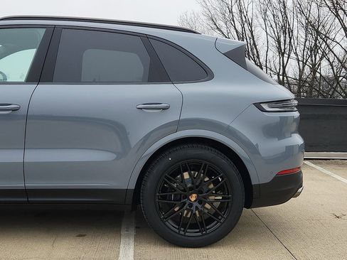 New 2026 Porsche Cayenne image 7