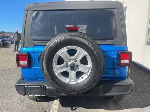 Used 2022 Jeep Wrangler Unlimited Sport image 4