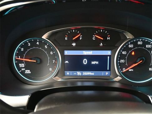 Used 2023 Chevrolet Traverse LT w/ Midnight/Sport Edition image 9