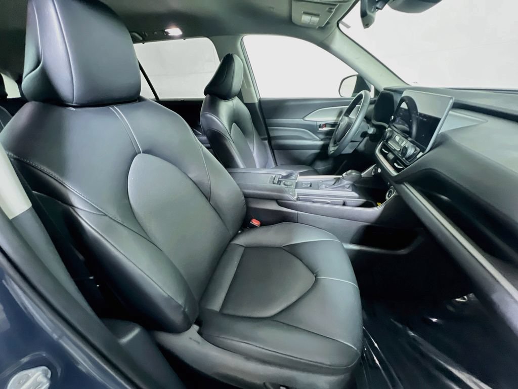 Certified 2025 Toyota Grand Highlander AWD image 23