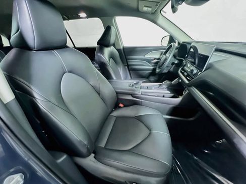 Certified 2025 Toyota Grand Highlander AWD image 23