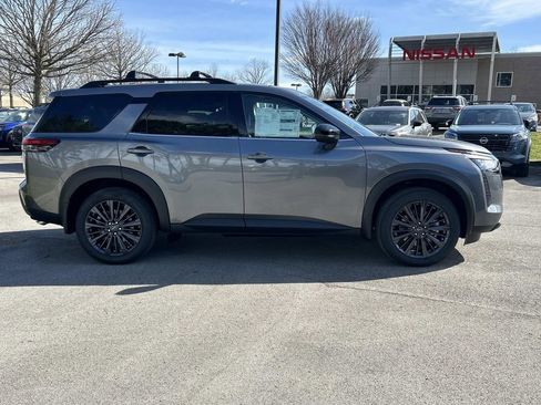 New 2026 Nissan Pathfinder SL w/ SL Premium Package AWD/4WD image 8
