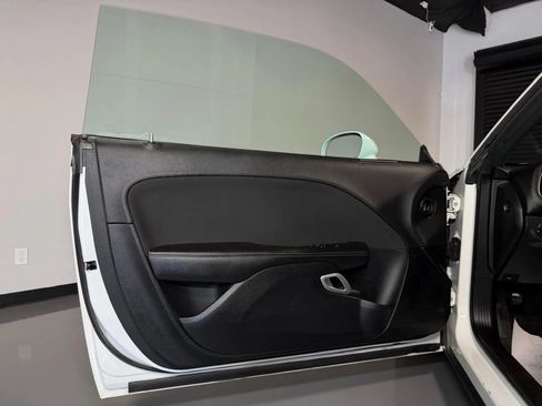 Used 2018 Dodge Challenger SXT RWD image 16