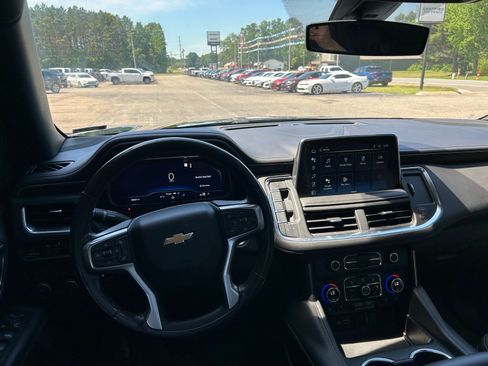Used 2022 Chevrolet Tahoe LT w/ LT Signature Package AWD/4WD image 8