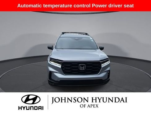 Used 2024 Honda Pilot Sport image 3