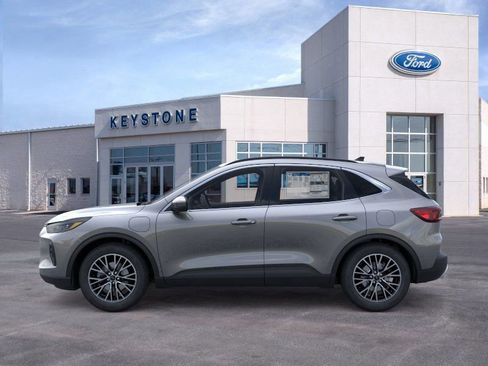 New 2025 Ford Escape SE w/ PHEV Premium Package FWD image 4