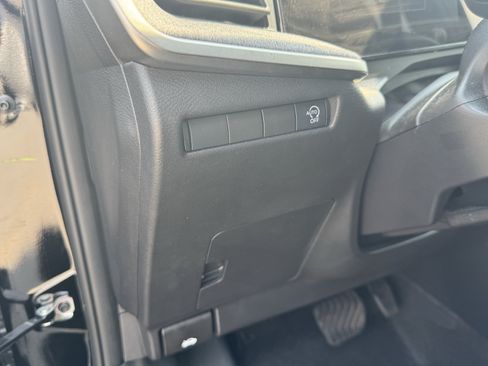Used 2026 Nissan Kicks SV FWD image 31